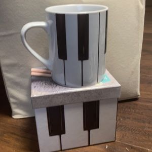 Piano mug with piano gift box Magpie mug 15 oz w/ gift box